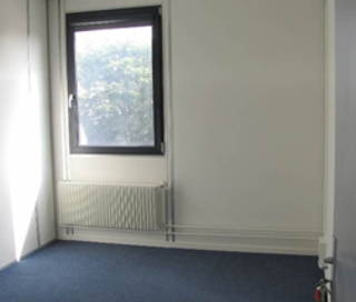 Bureau privé 20 m² 2 postes Coworking Rue Ambroise Croizat Argenteuil 95100 - photo 1